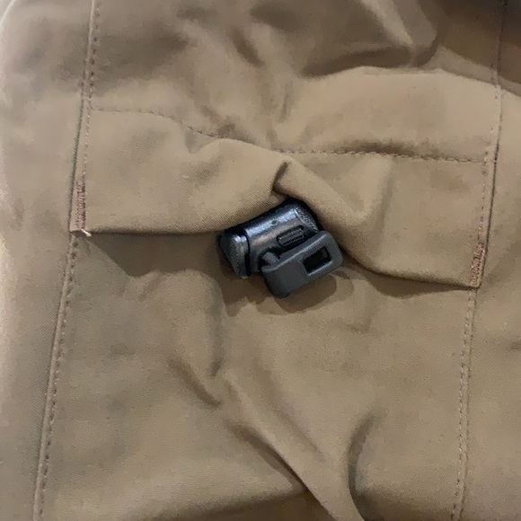 Filson Women’s 3 layer Jacket Brown - Picture 10 of 11